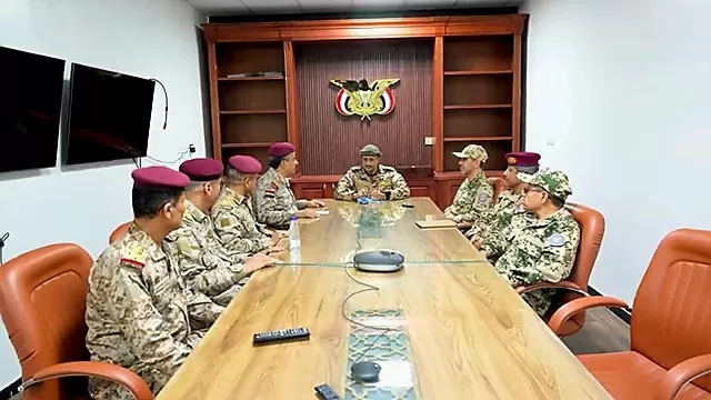 الدفاع اليمنية : رفع الجاهزية القتالية في عموم الجبهات