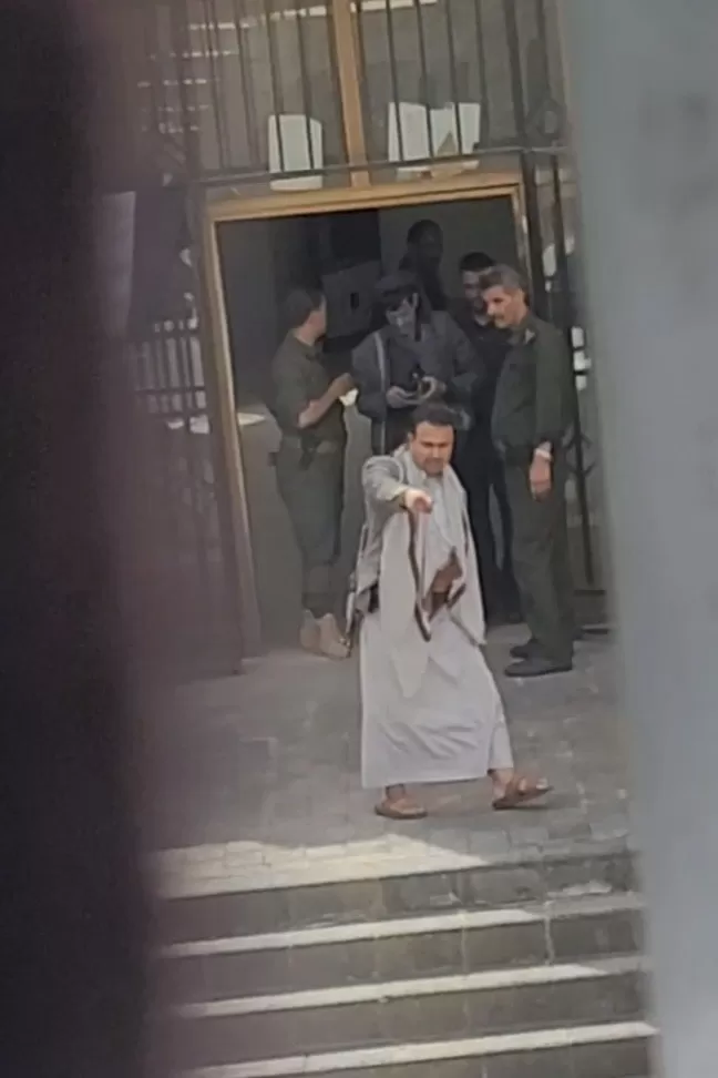 مليشيات الحوثي : تستولي على مكاتب التخطيط في المحافظات ويحولونها إلى سجون