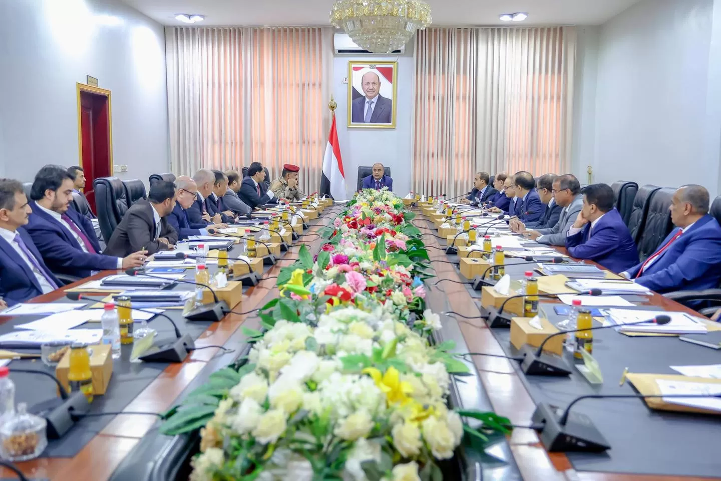 لماذا امتنع الاشقاء والمانحون دعم الحكومة اليمنية الجديدة؟