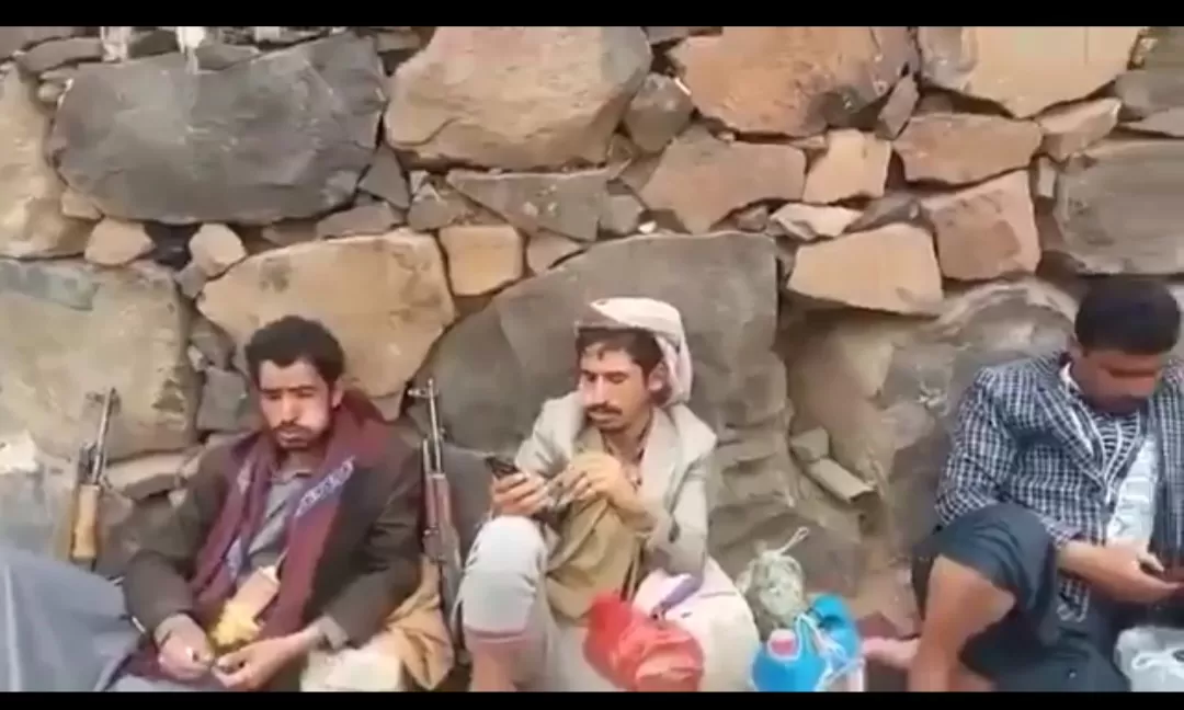 مليشيات الحوثي تداهم منزل معلم في ذمار وتحاصر أسرته