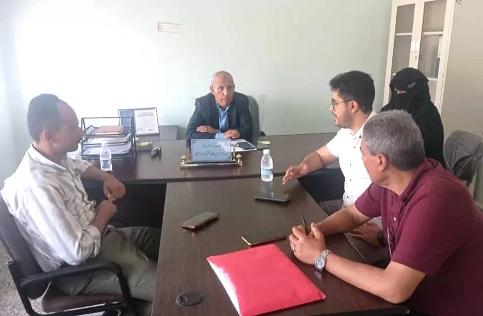 تعز : مكتب الزراعة يناقش مصفوفة مشاريع مع منظمة صُنّاع النهضة تمهيداً لعرضها على المانحين