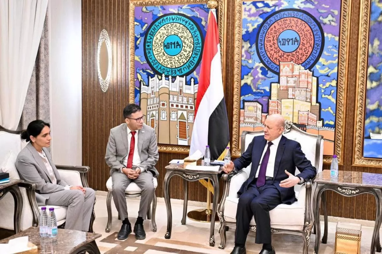 رئيس مجلس القيادة يؤكد للمجتمع الدولي جماعة الحوثي ميؤوس منها لصناعة السلام