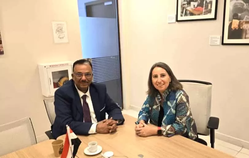 رئيس مصلحة الجمارك يبحث مع مدير مكتب البنك الدولي في اليمن دعم وتطوير العمل الجمركي