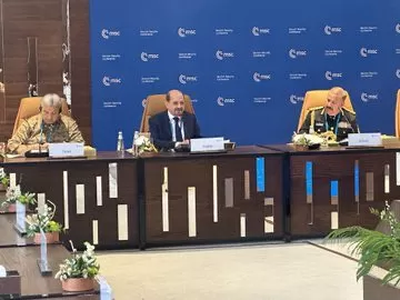 وزير الخارجية يشارك في قمة قادة ميونخ لتعزيز أمن الملاحة في البحر الاحمر