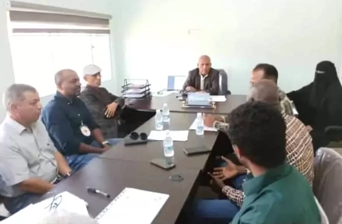 تعز : مكتب الزراعة والصليب الأحمر يبحثان سبل التعاون لتعزيز التنمية الريفية