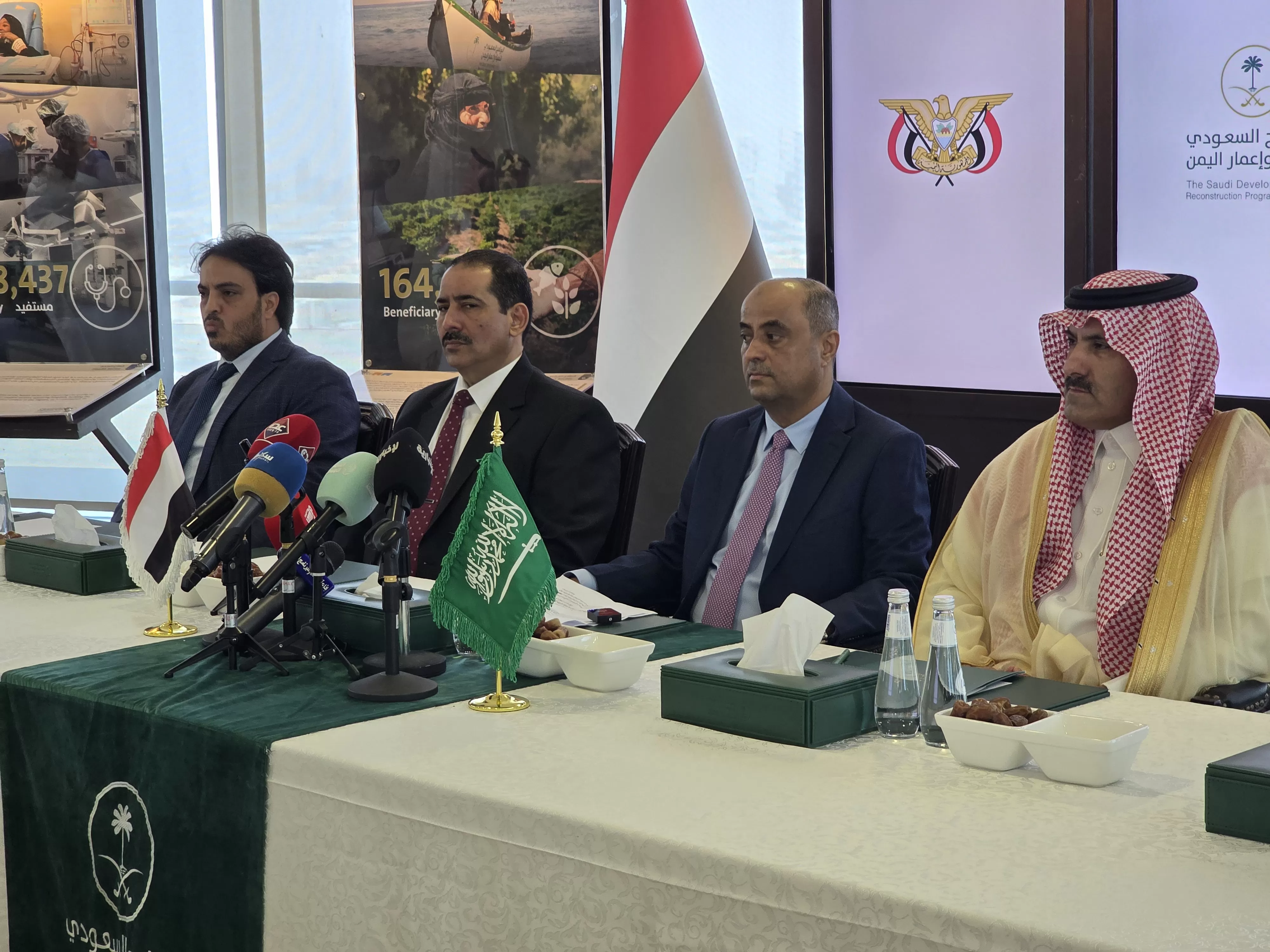 رئيس الوزراء :  يؤكد استمرار ثورة الإصلاحات الاقتصادية ومكافحة الفساد وتحقيق آمال وتطلعات الشعب