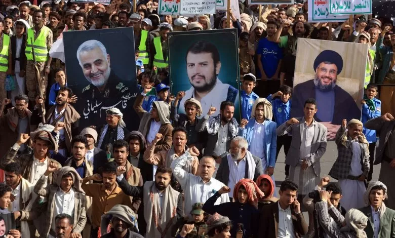 الحرس الثوري الإيراني يعيد تشكيل قيادة الحوثيين ليحكم قبضته على اليمن