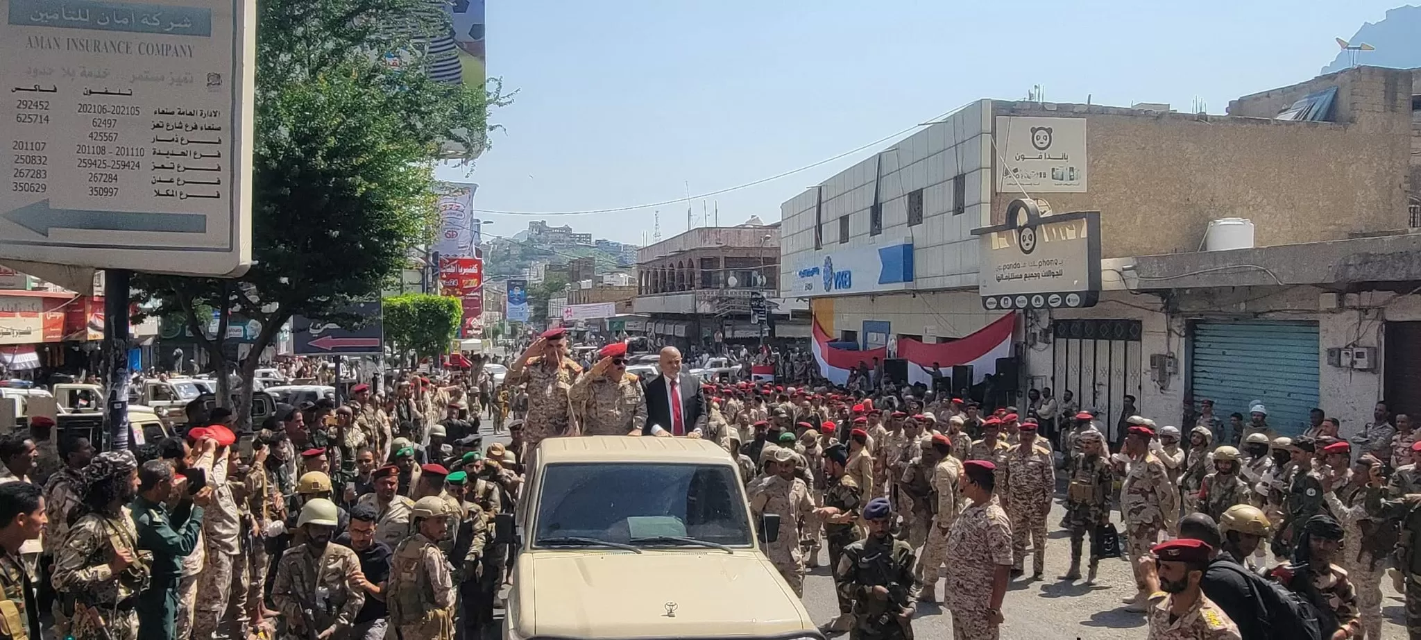 تعز : ‏وزير الدفاع يطلع على الجاهزية القتالية والفنية في عموم المحاور