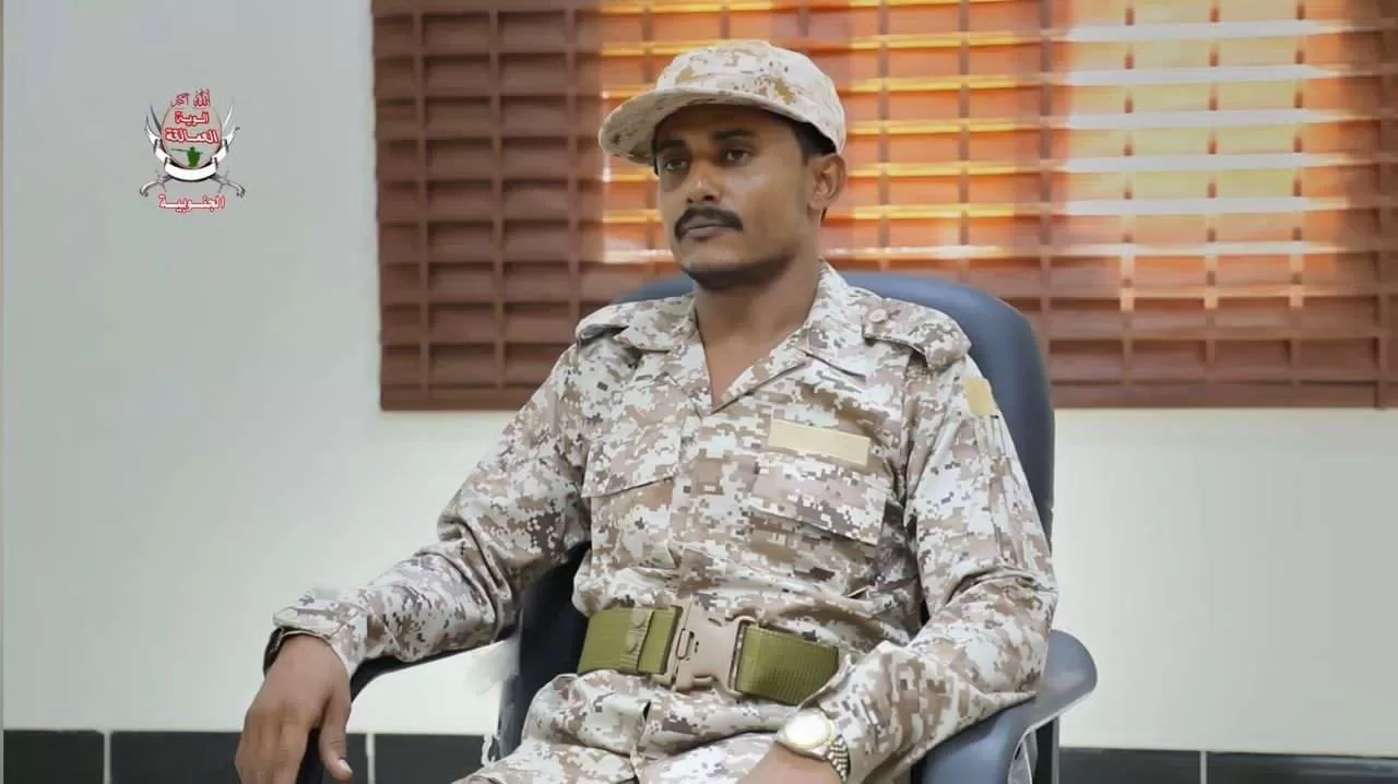 انشقاق قيادي حوثي آخر عن الجماعة وانضمامه للقوات الحكومية