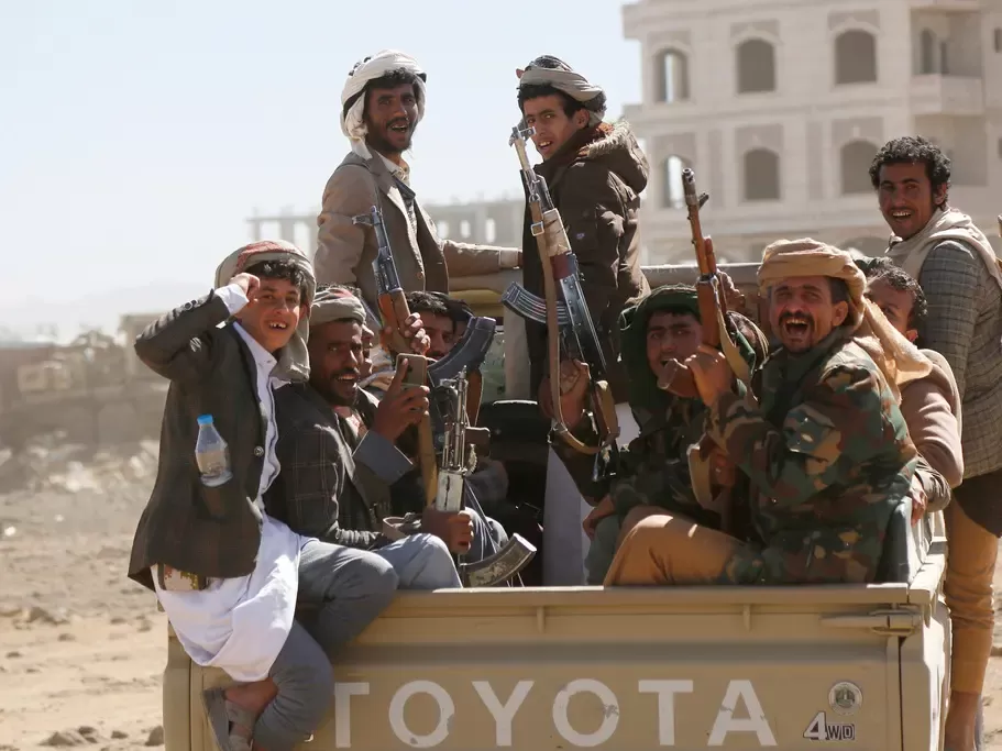 مليشيا الحوثي تشن حملة اختطافات انتقامية في مقبنة عقب انشقاق قيادي ميداني